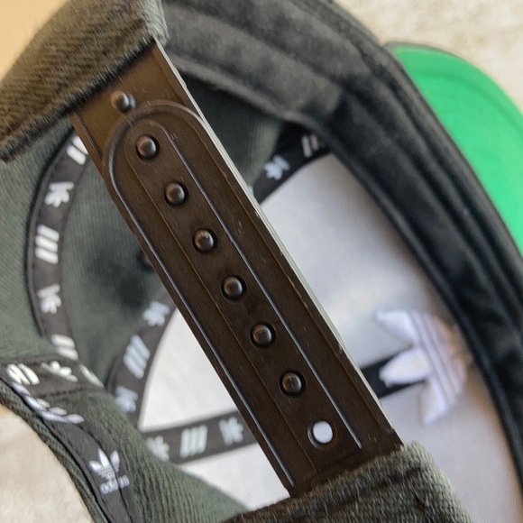 Adidas snap back - Picture 5 of 6